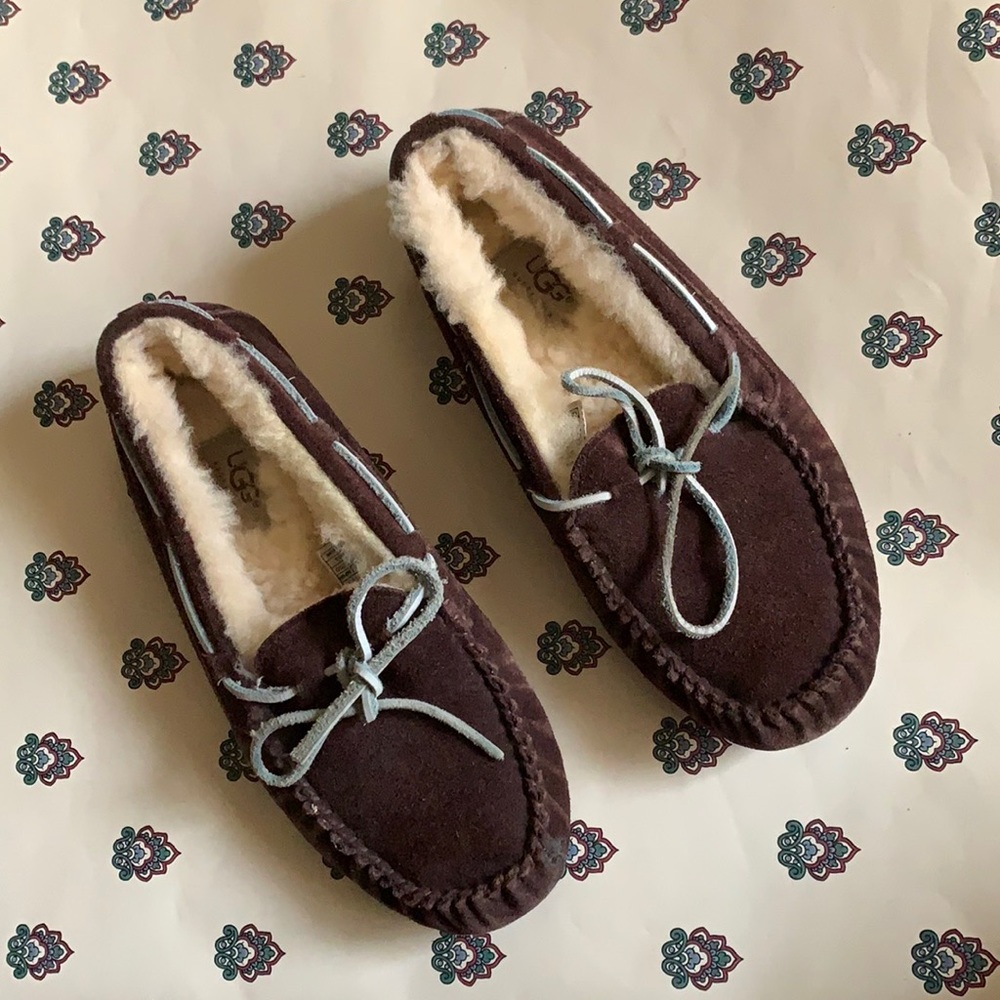 Dakota Moccasins with blue laces